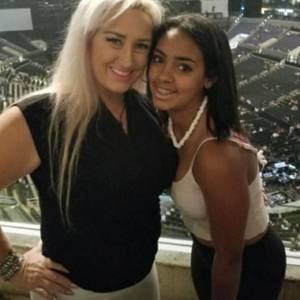 Meet your Posher, Sabrina